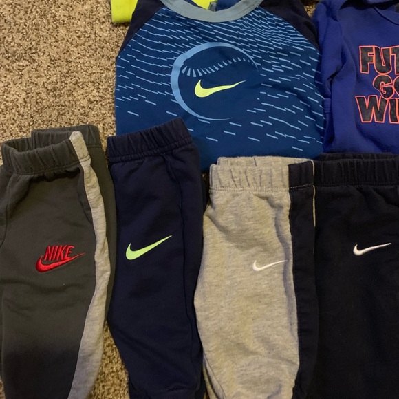 12 Nike long Sleeve Onesies with matching pants - Picture 6 of 6
